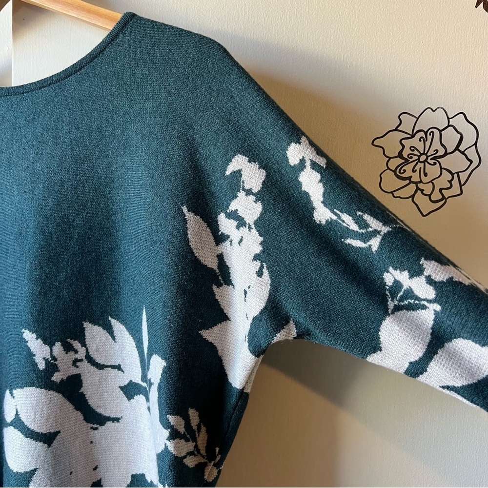 Staccato Teal and White Floral Sweater Womens Small - Picture 4 of 8
